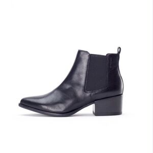Vagabond Marja Black Leather Chelsea Ankle Boots Size 6 Block Heel Classic